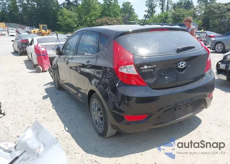 2013 Hyundai Accent Gs z USA, uszkodzony, nr VIN KMHCT5AE2DU084358